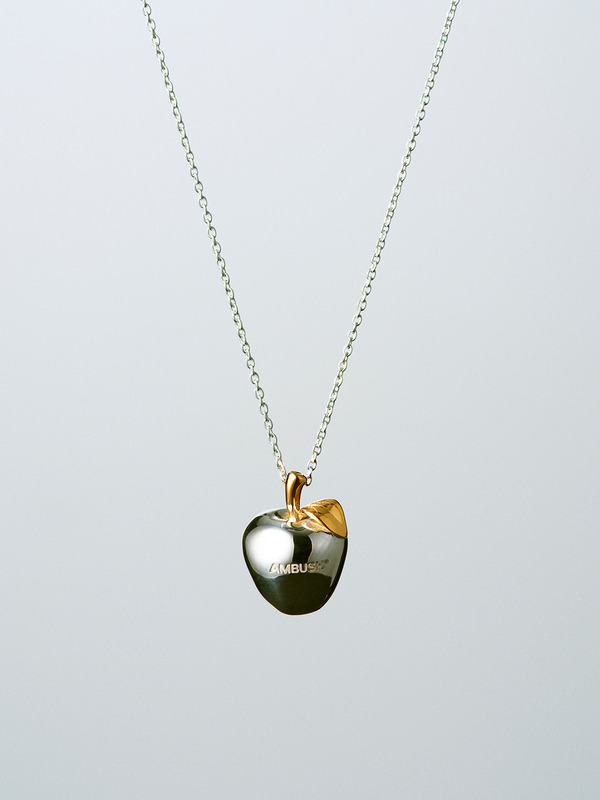 APPLE CHARM NECKLACE