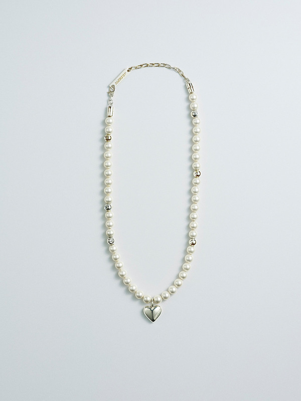 HEART CHARM PEARL CHOKER