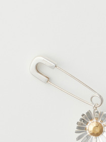 DAISY CHARM EARRING 詳細画像