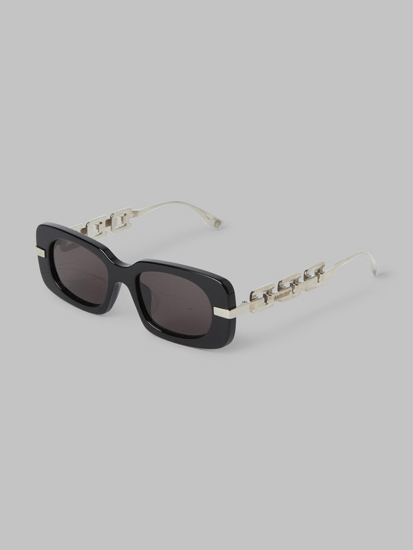 A CHAIN SUNGLASSES