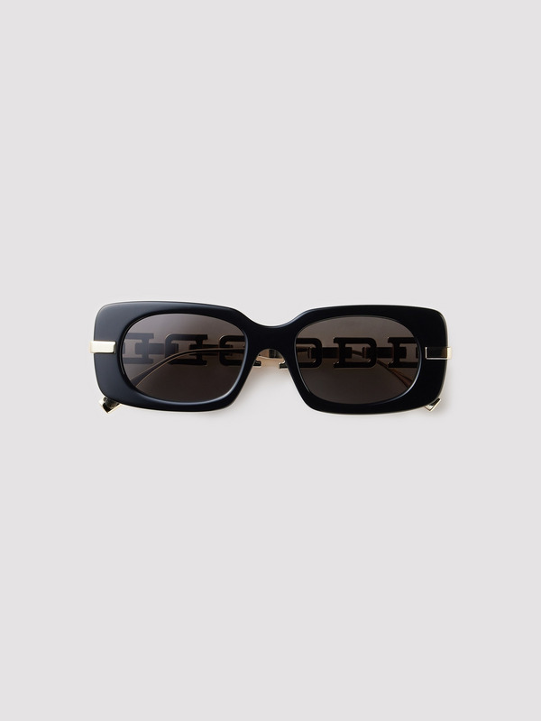 A CHAIN SUNGLASSES