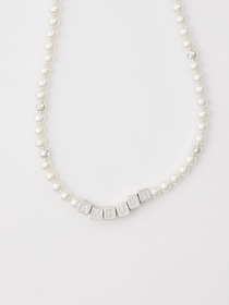 PEARL LETTER BLOCK NECKLACE 詳細画像