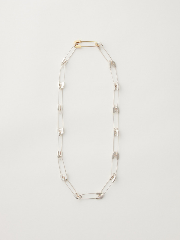 SMALL SAFETY PIN NECKLACE