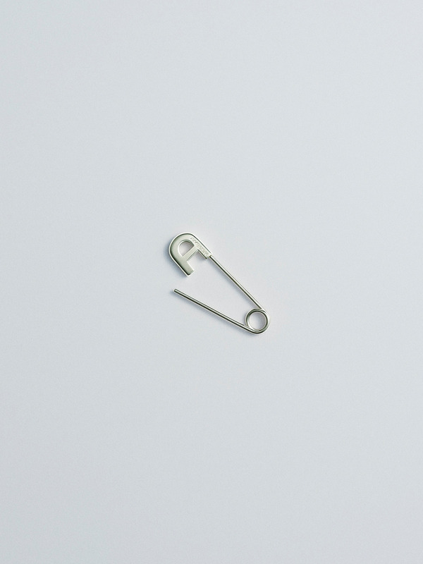 AMBUSH(アンブッシュ) 通販サイト 【SMALL SAFETY PIN EARRING】